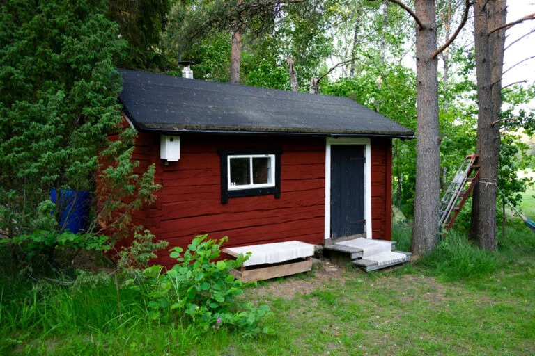 Bastubyggnad på Naawa Nature camp